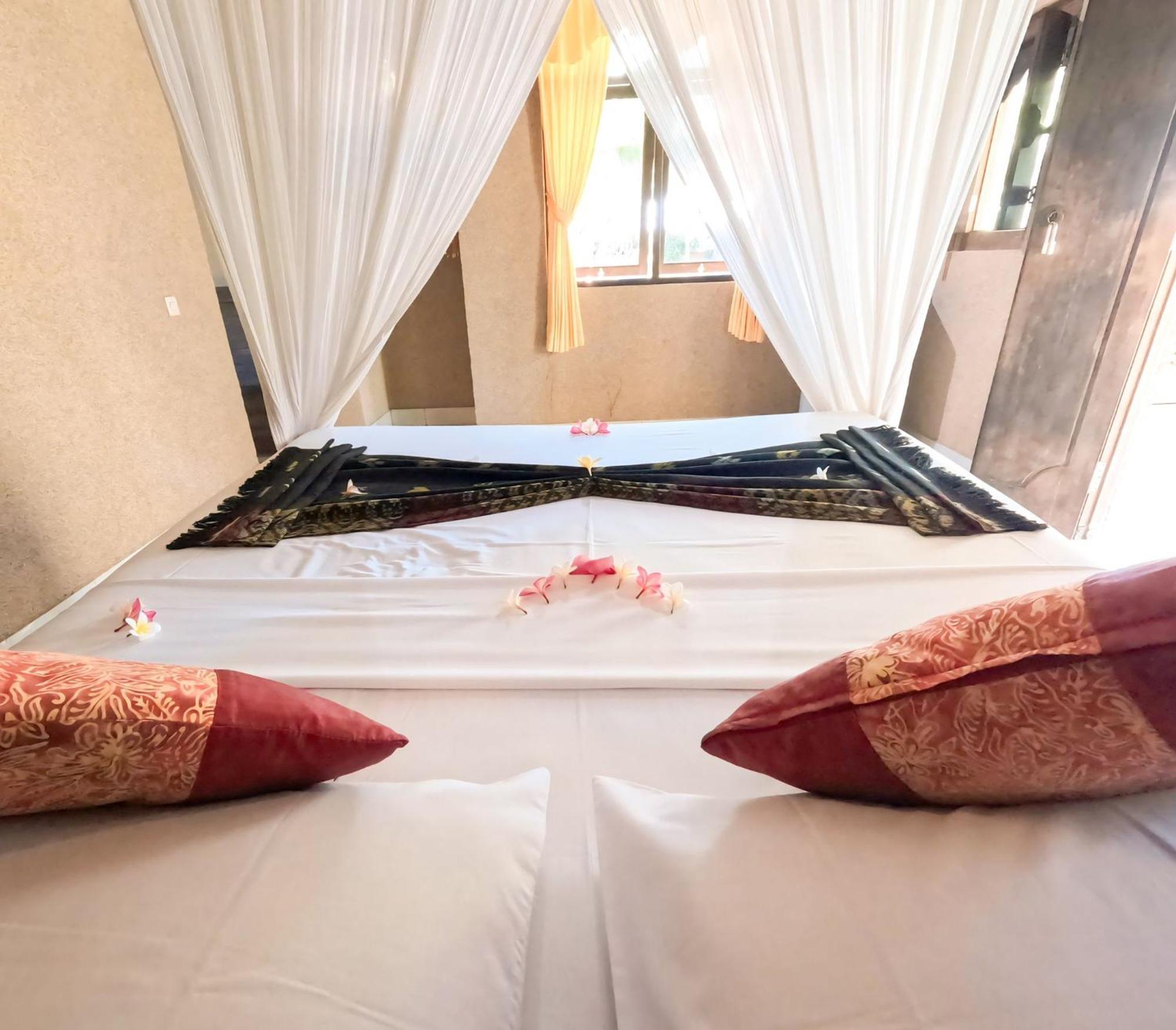 Suka Sari Cottages Pemuteran Exterior foto